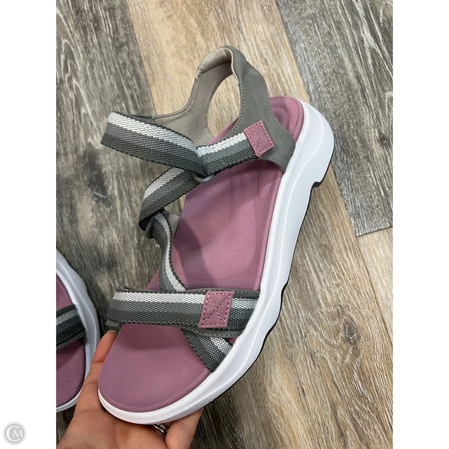Sandals Flats By Aetrex In Grey & Pink, Size: 9.5