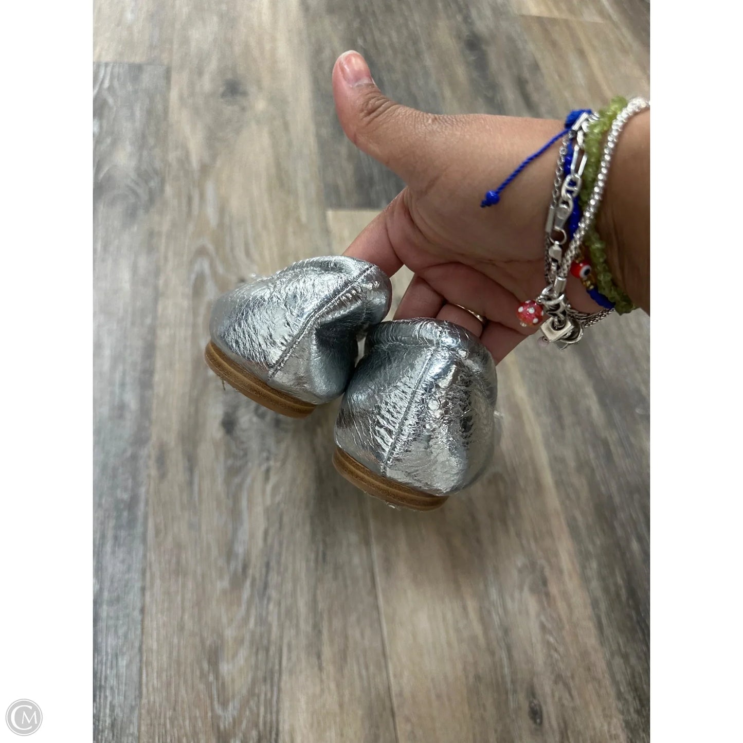 Shoes Flats By Dolce Vita In Silver, Size: 9.5