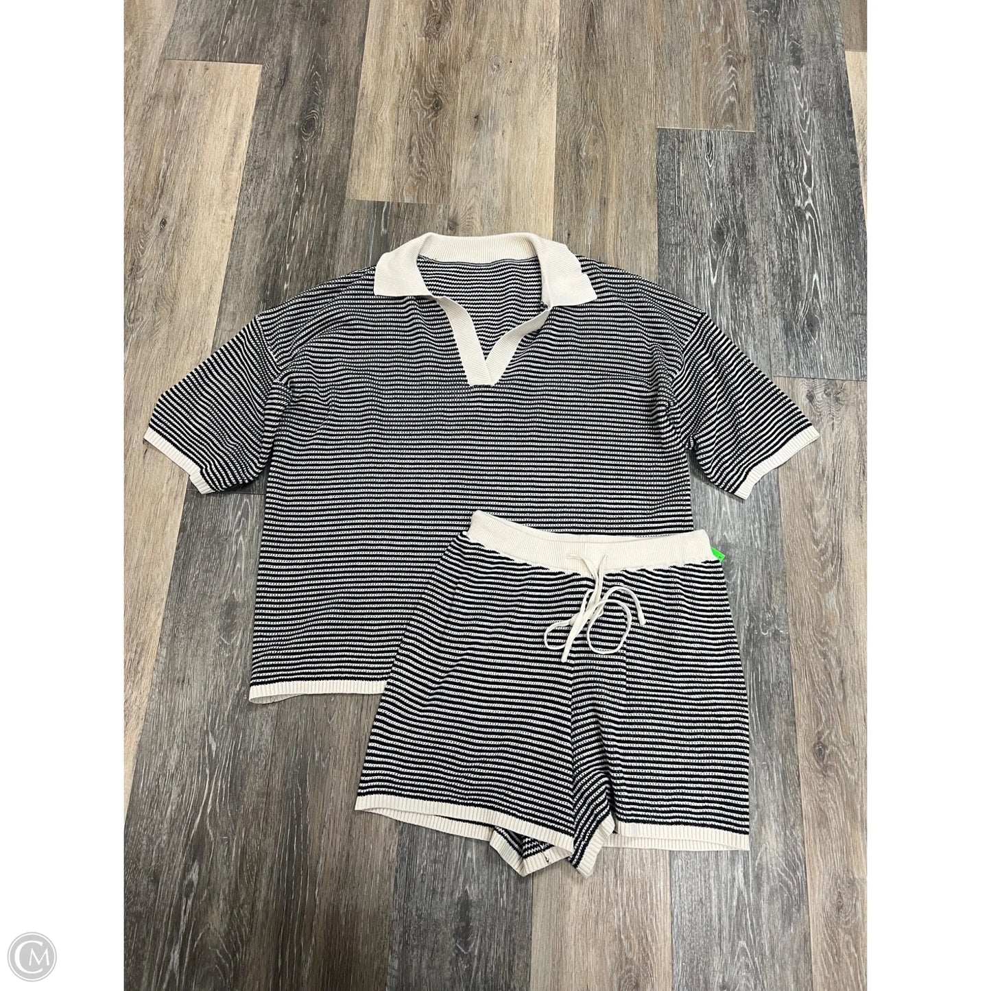 Shorts Set By Clothes Mentor In Striped Pattern, Size: S