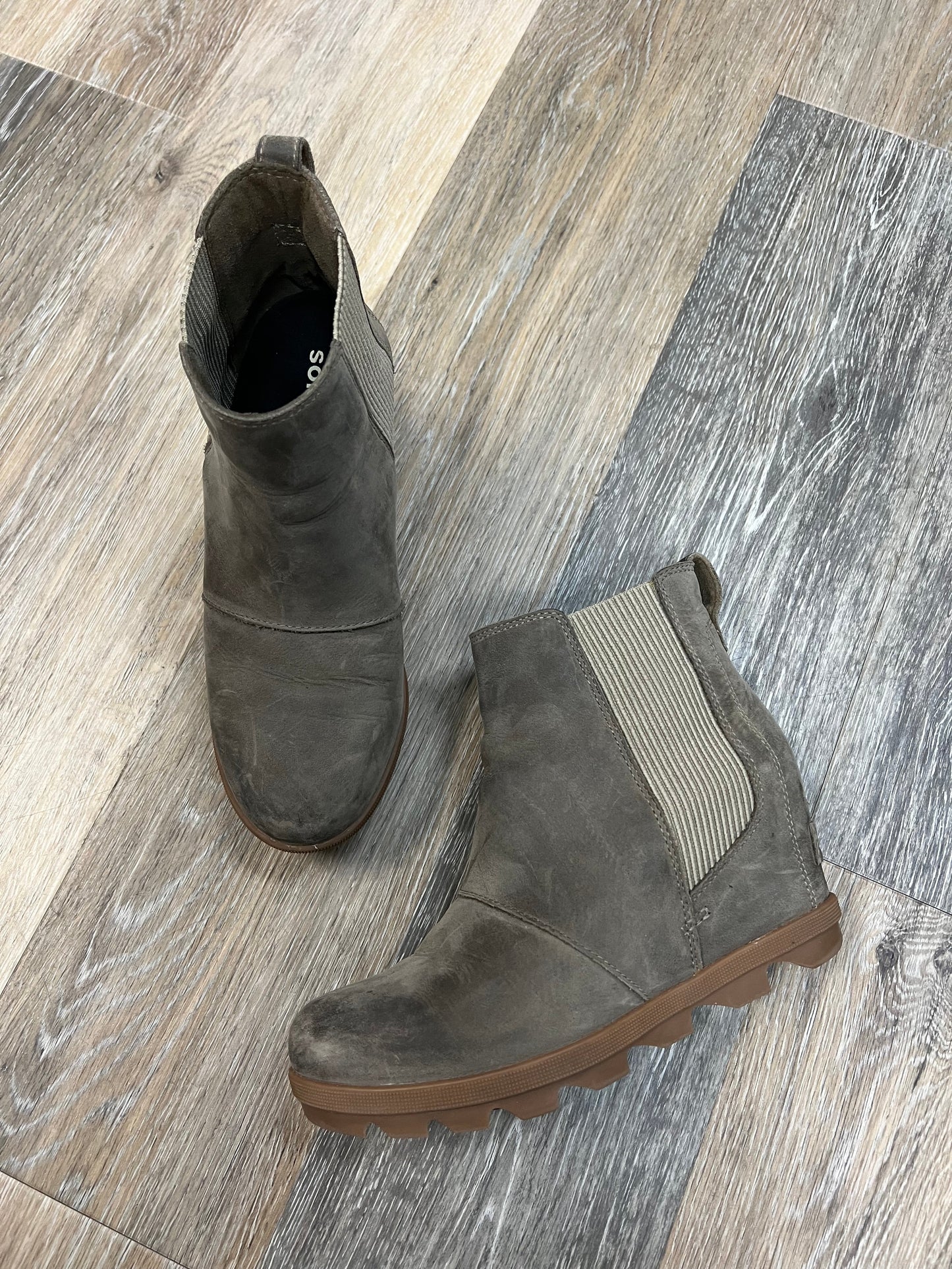 Taupe Boots Ankle Heels Sorel, Size 7