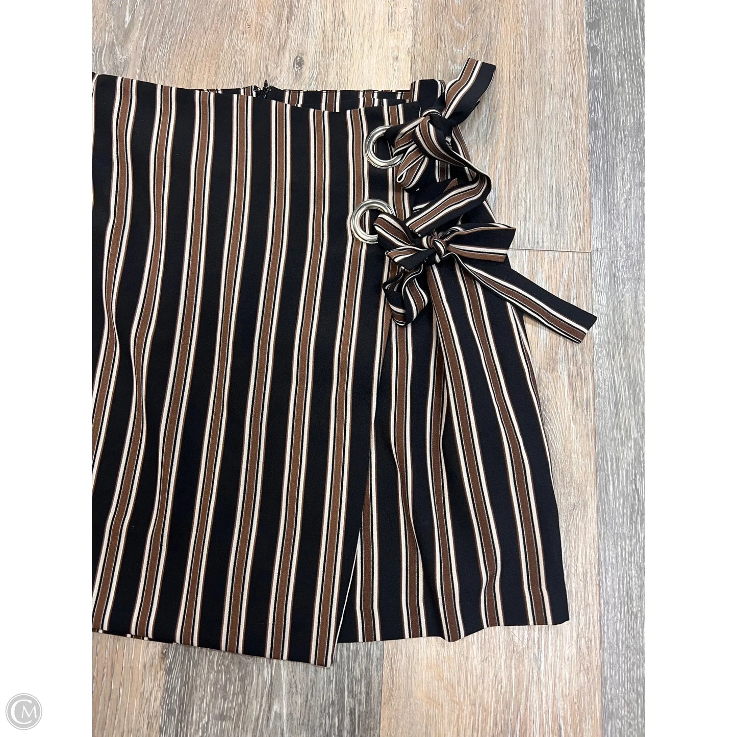 Skirt Mini & Short By Urban Outfitters In Striped Pattern, Size: S