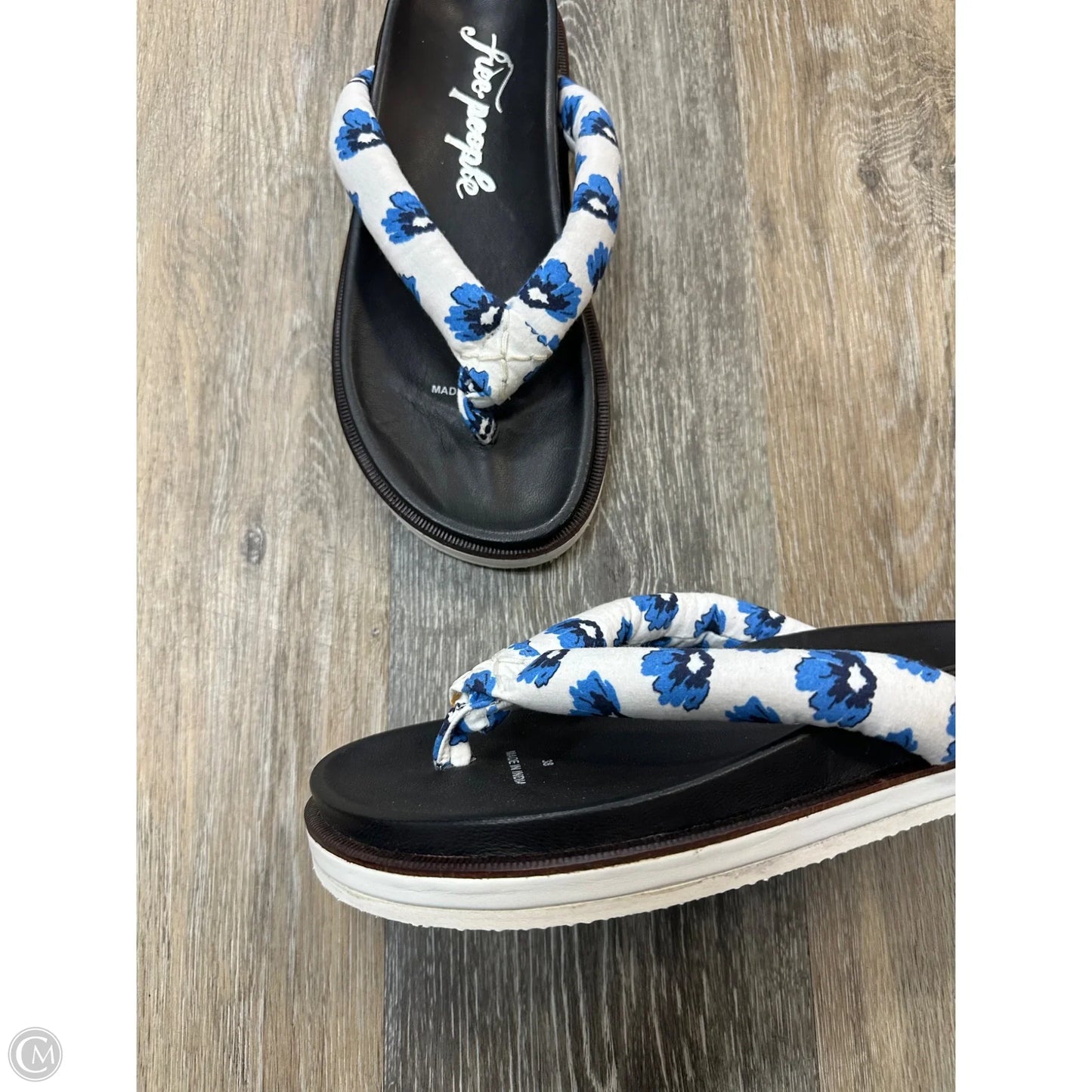 Sandals Flats By Free People In Blue & Cream, Size: 7.5