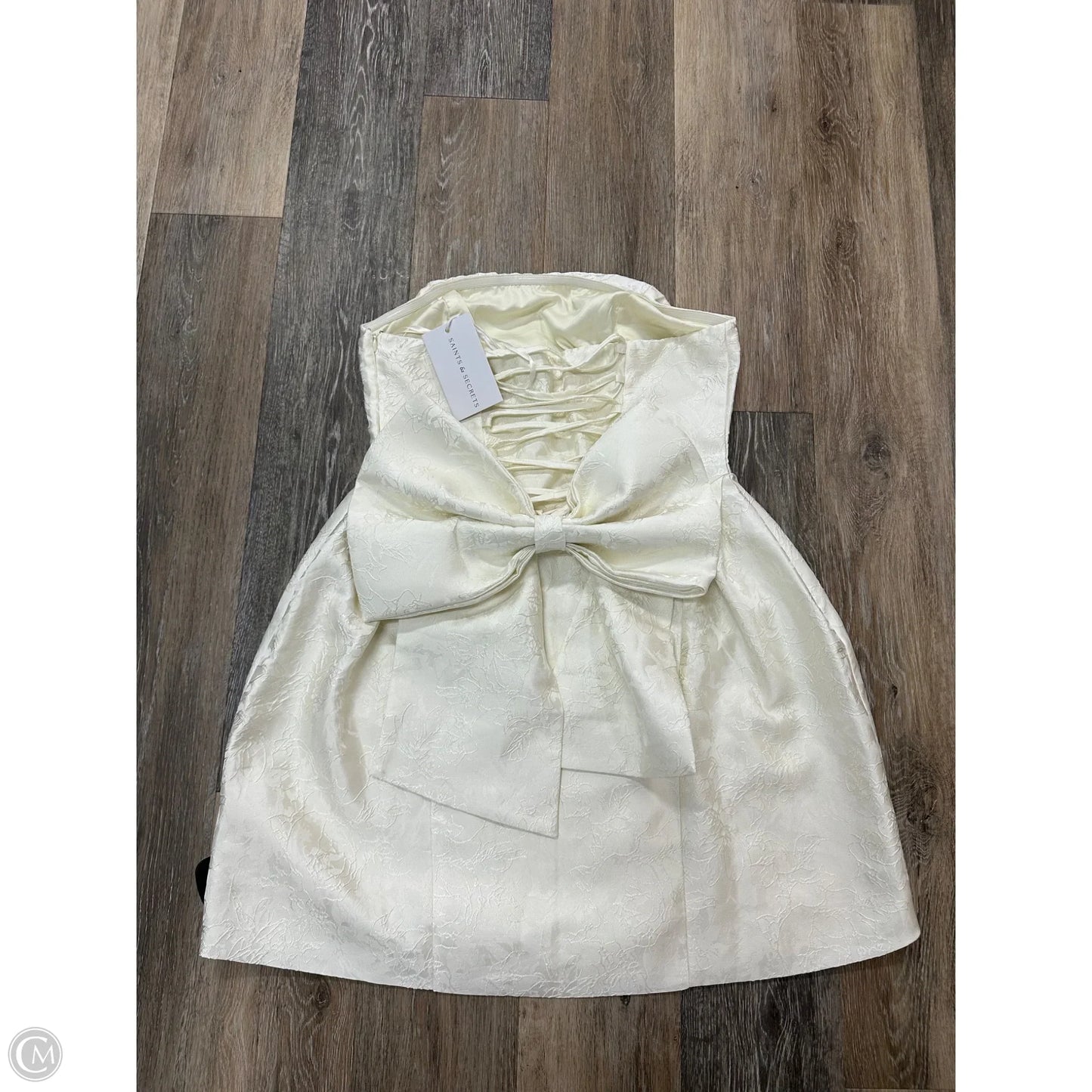 Dress Party Short By Saints & Secrets In Cream, Size: 14