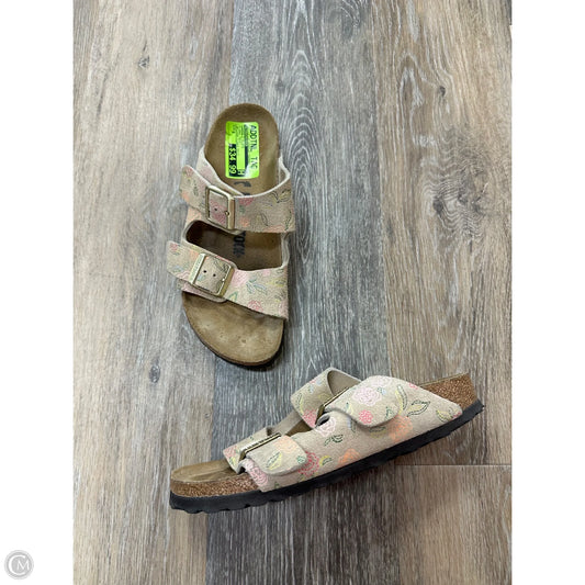 Sandals Flats By Birkenstock In Floral Print, Size: 5