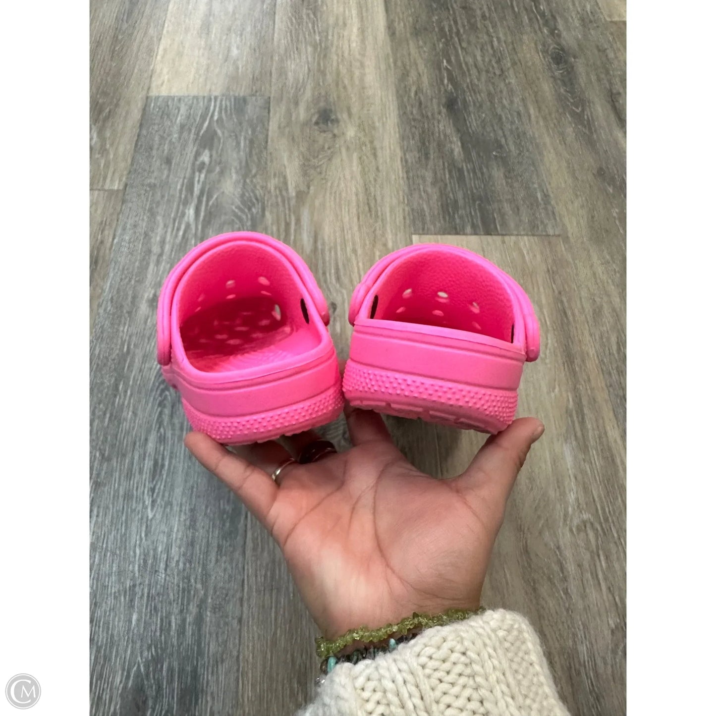 Shoes Flats By Crocs In Pink, Size: 7