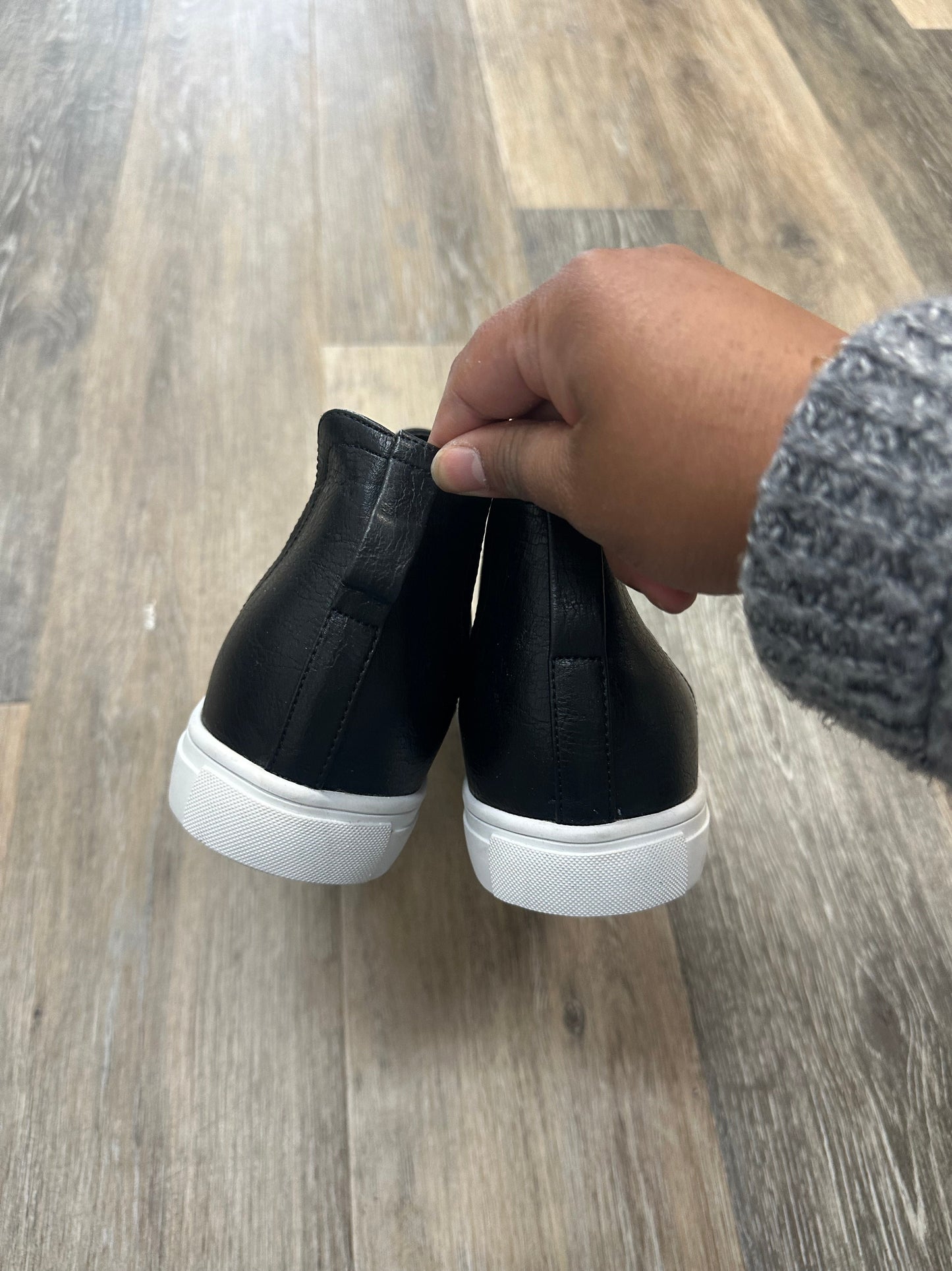 Black Shoes Flats Beast Fashion, Size 9