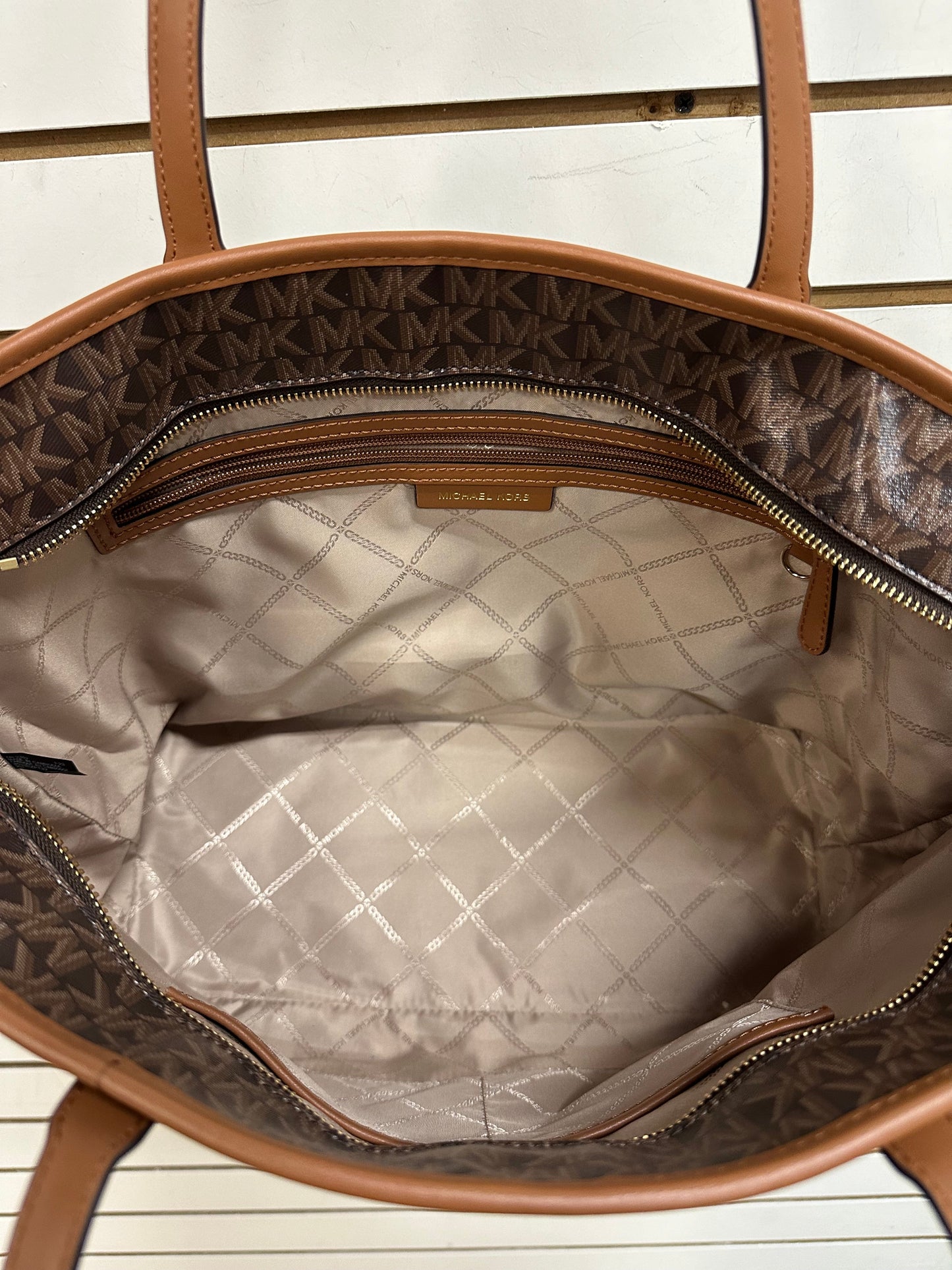 Tote Designer By Michael Kors  Size: Large