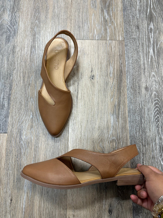 Shoes Flats By Bueno In Tan, Size: 7