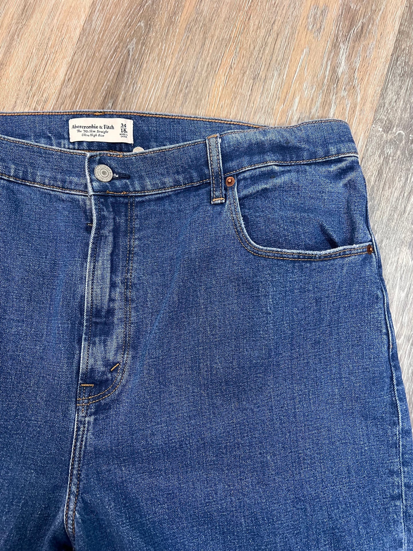 Jeans Straight By Abercrombie And Fitch In Blue Denim, Size: 18