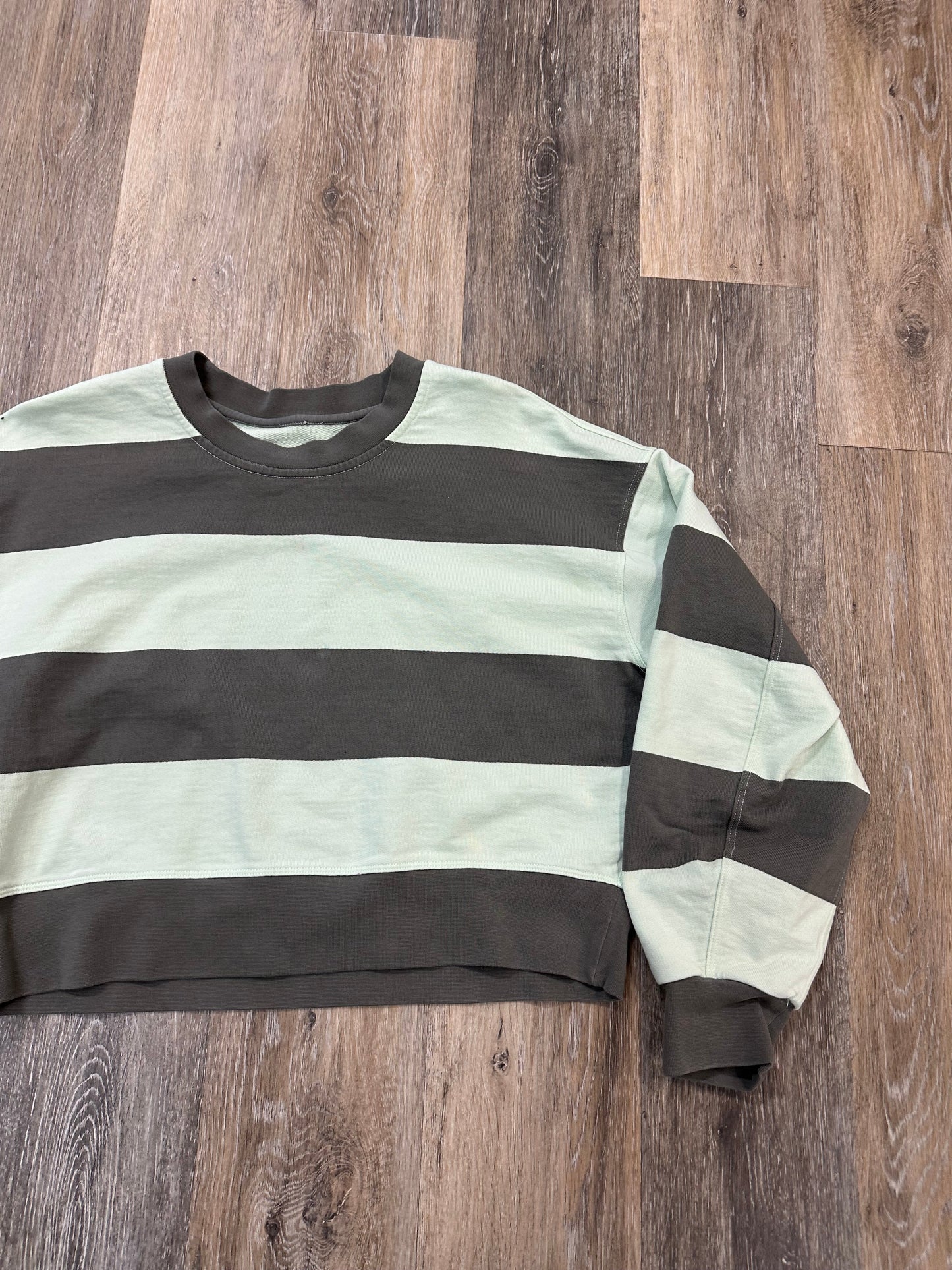 Athletic Sweatshirt Crewneck By Lululemon In Striped Pattern, Size: 6