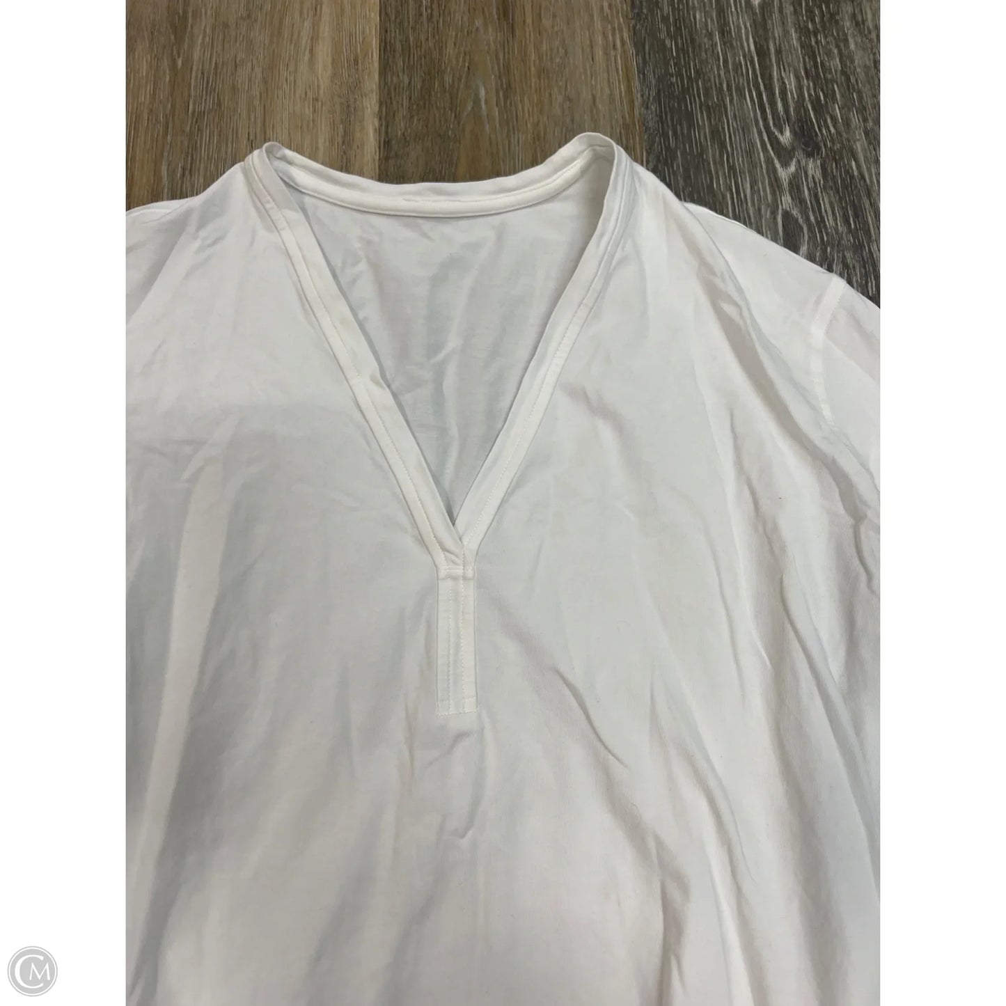 Athletic Top Long Sleeve Crewneck By Lululemon In White, Size: M