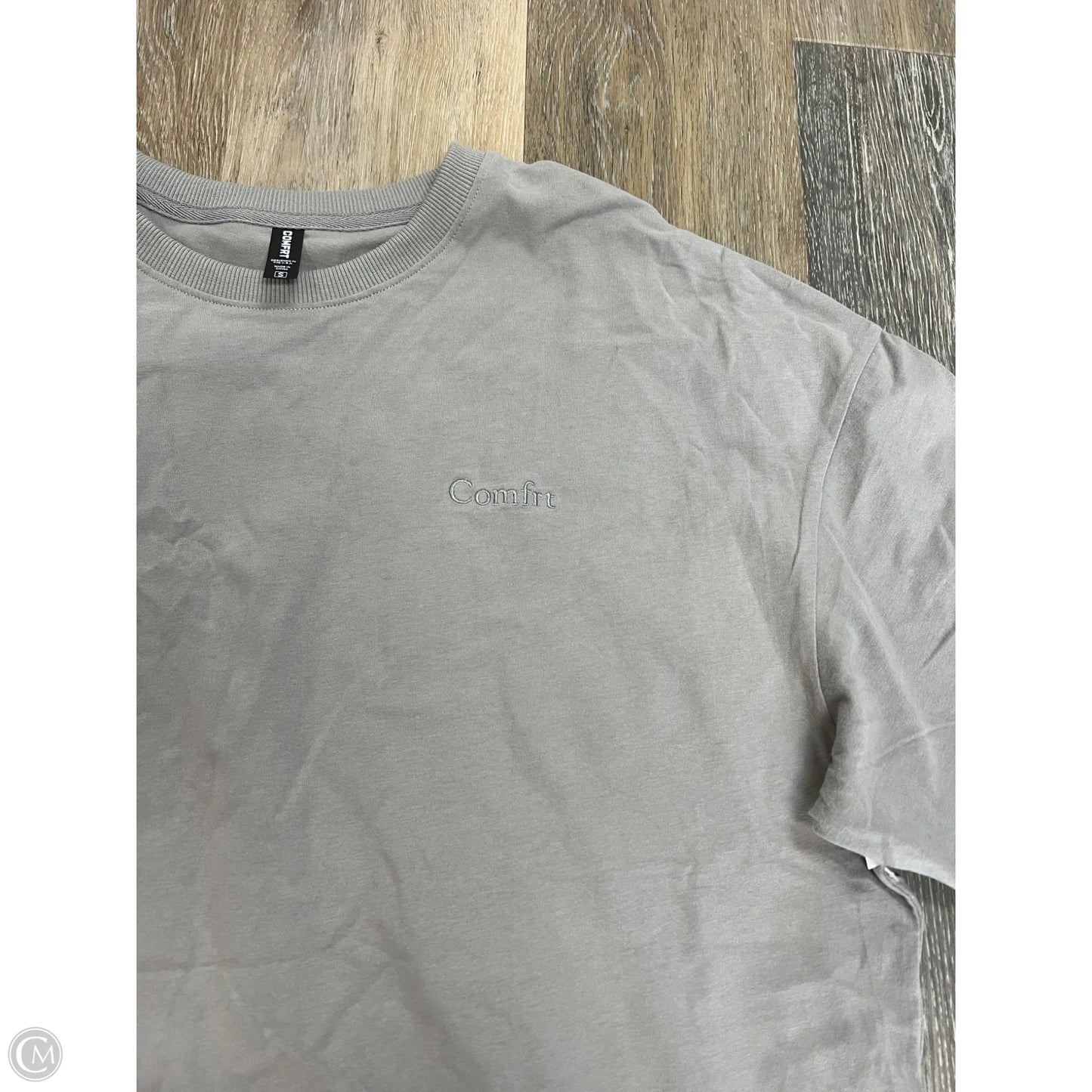 Top Short Sleeve By Comfrt In Grey, Size: S