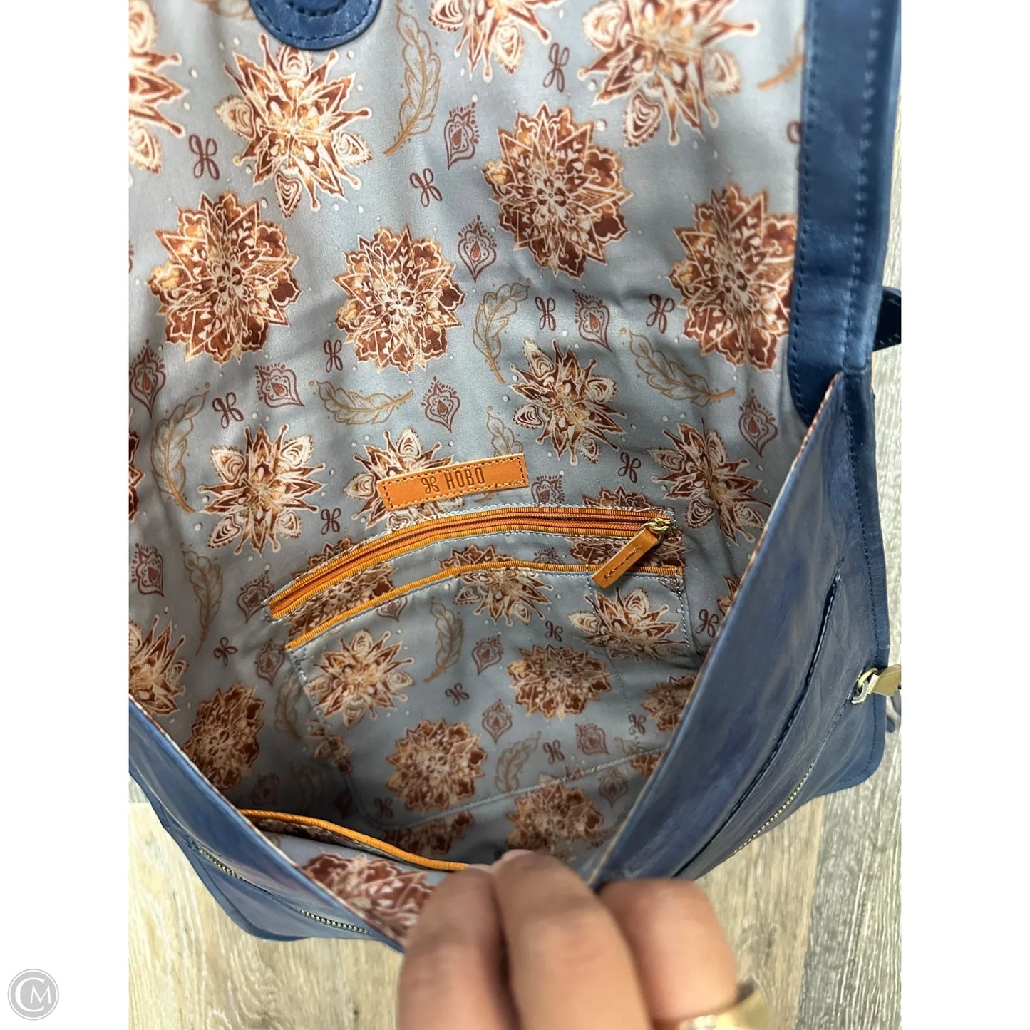 Crossbody By Hobo Intl, Size: Medium