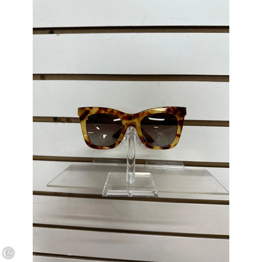 Sunglasses By Diff, Size: