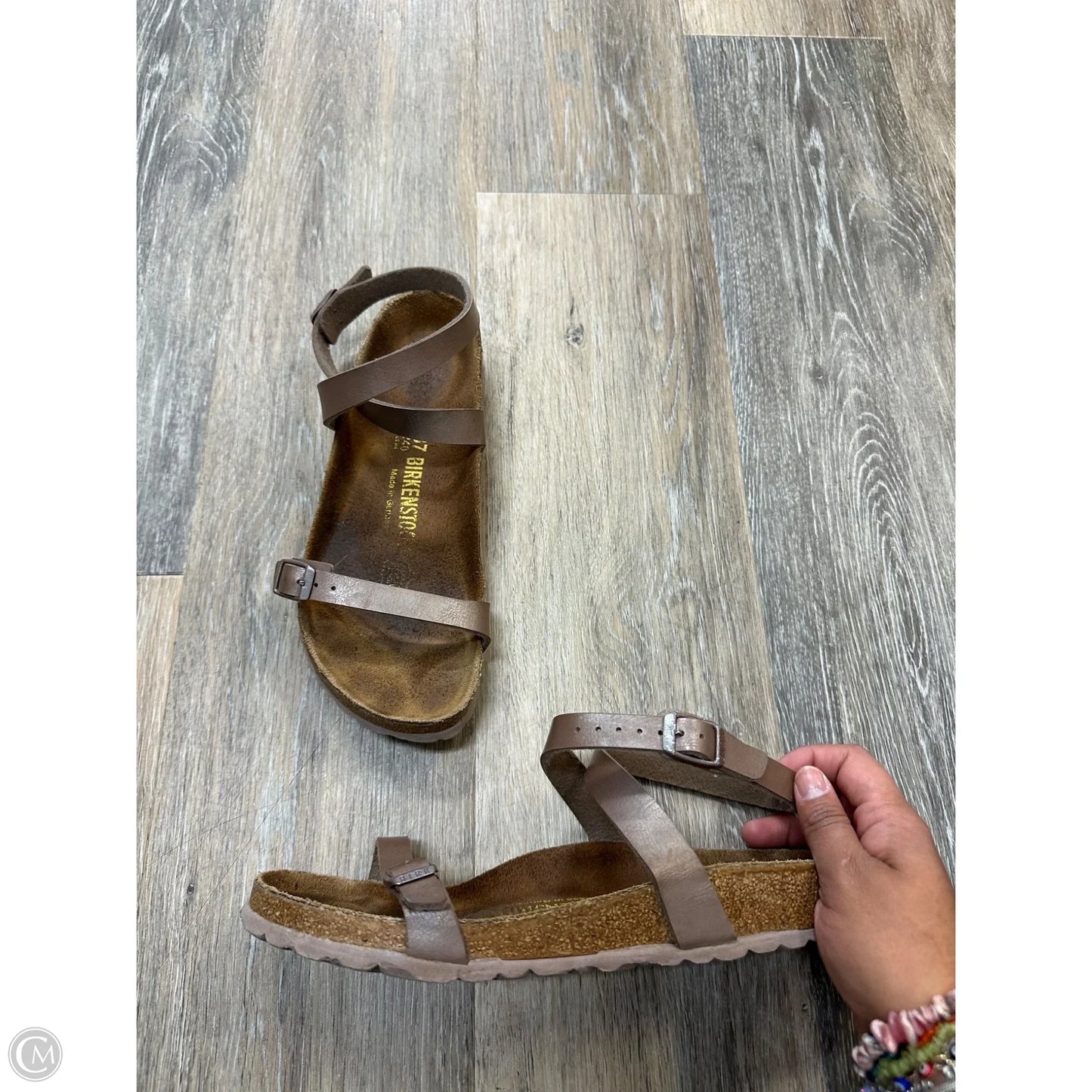 Sandals Flats By Birkenstock In Brown, Size: 6