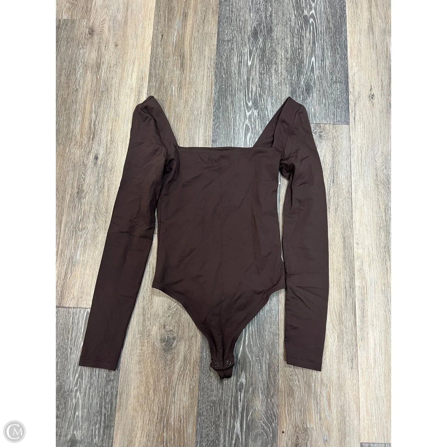 Top Long Sleeve By Babaton In Brown, Size: Xs