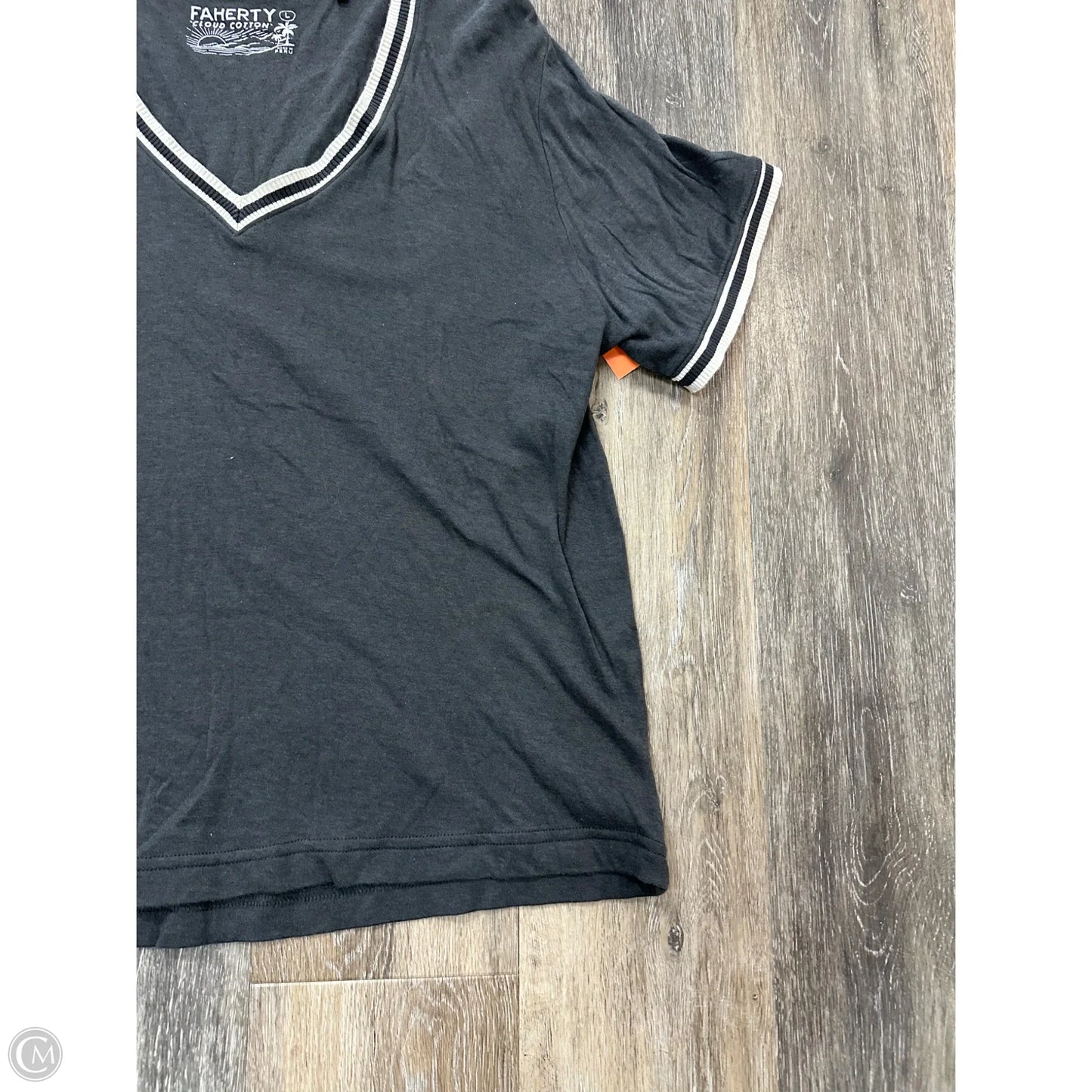 Top Short Sleeve By Faherty In Grey, Size: L