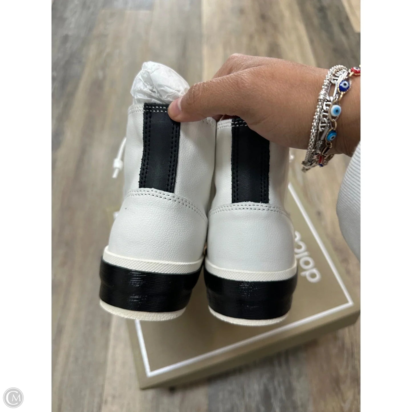 Shoes Sneakers By Dolce Vita In White, Size: 7
