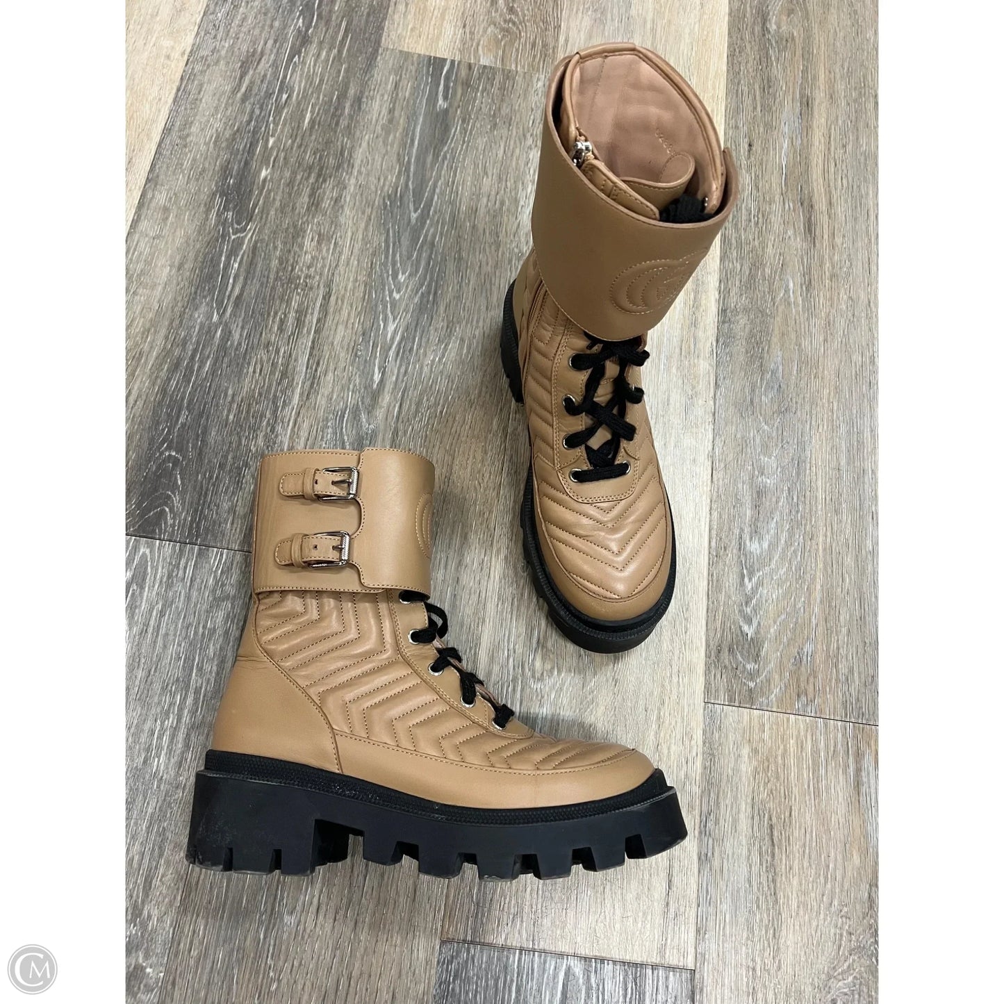 Boots Luxury Designer By Gucci In Tan, Size: 7.5