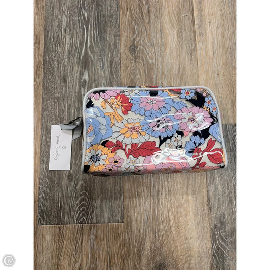 Makeup Bag By Vera Bradley, Size: Medium