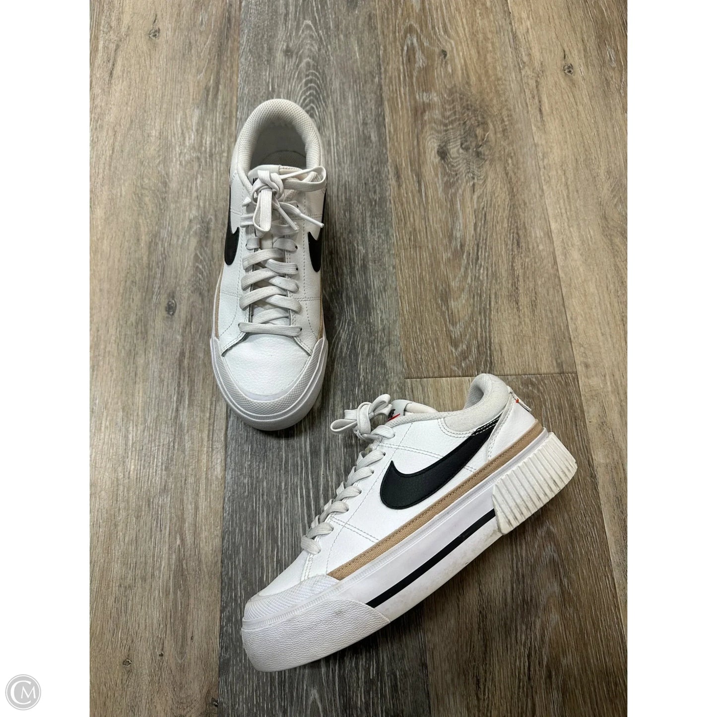 Shoes Sneakers By Nike In White, Size: 7.5