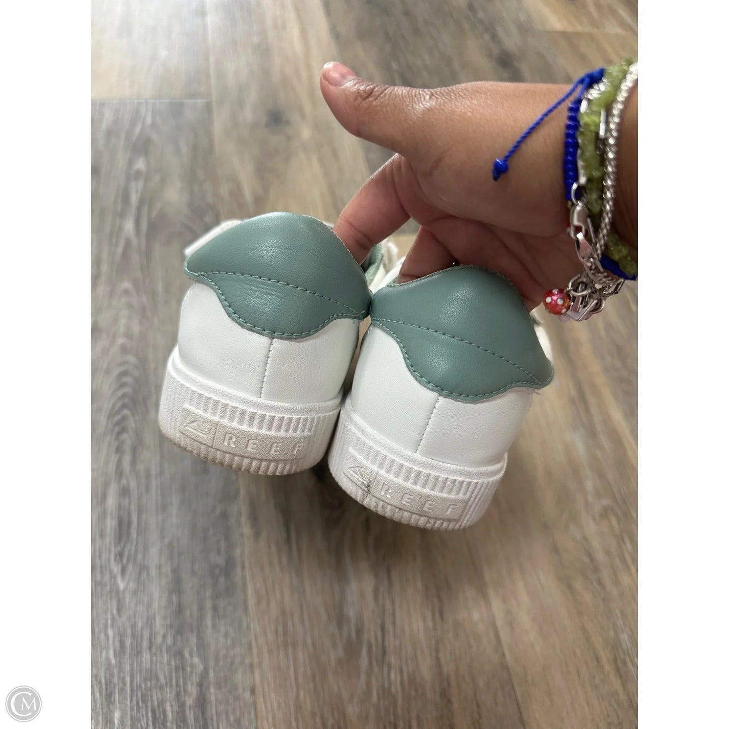 Shoes Sneakers By Reef In Cream & Green, Size: 8