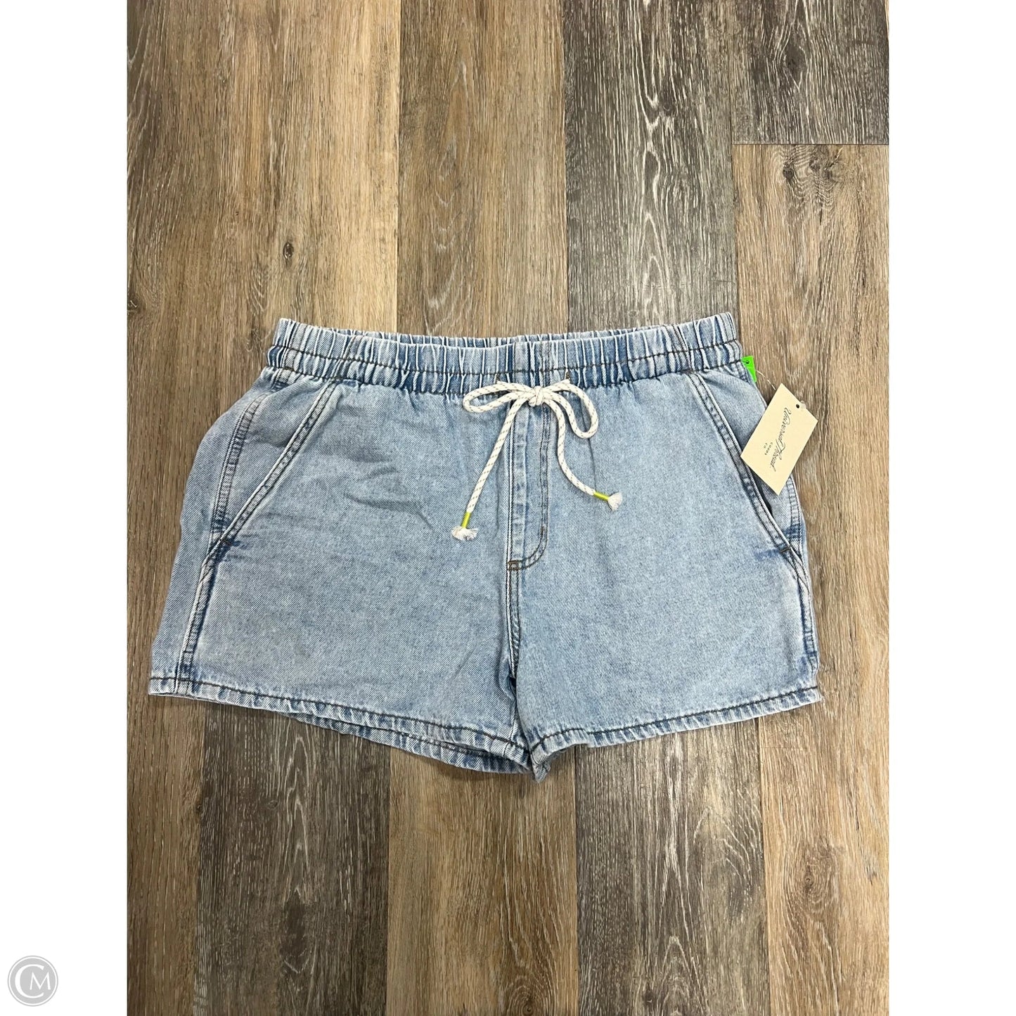 Shorts By Universal Thread In Blue Denim, Size: M
