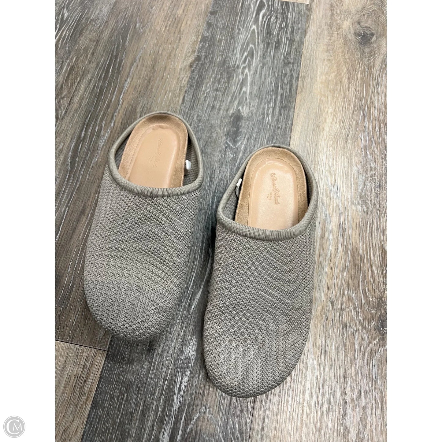 Shoes Flats By Universal Thread In Grey, Size: 9