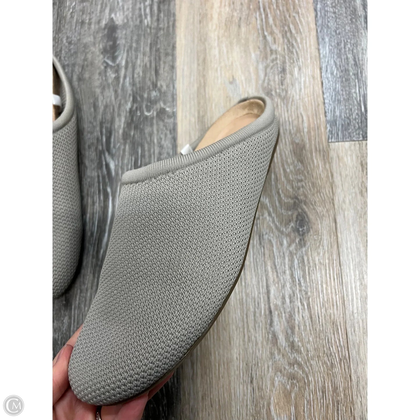 Shoes Flats By Universal Thread In Grey, Size: 9