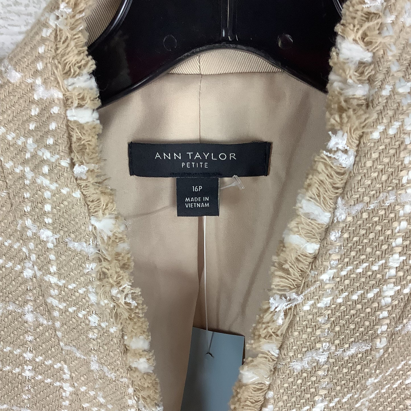 Blazer By Ann Taylor In Cream, Size: 16 PETITE