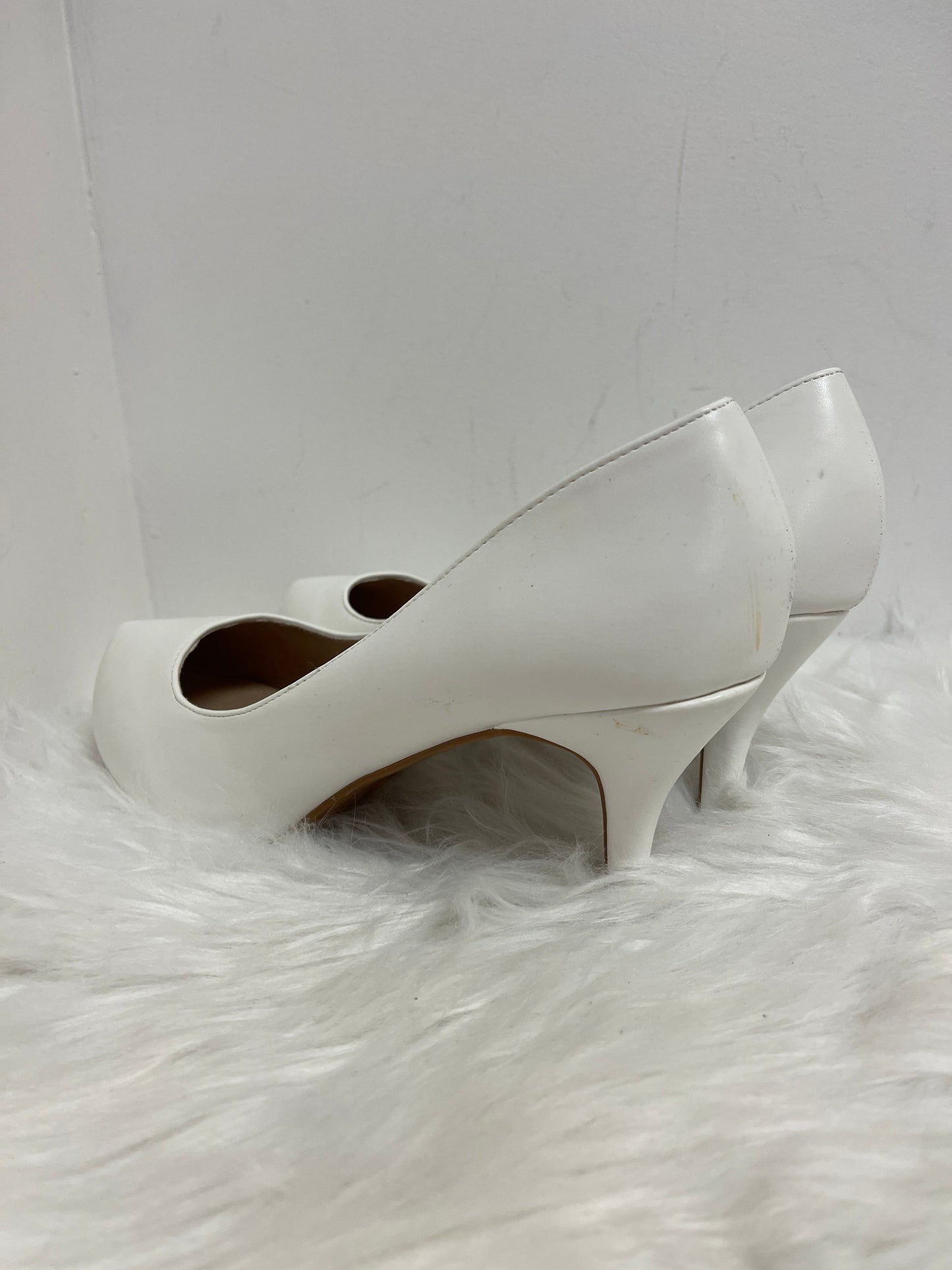 White Shoes Heels Stiletto Clothes Mentor, Size 11