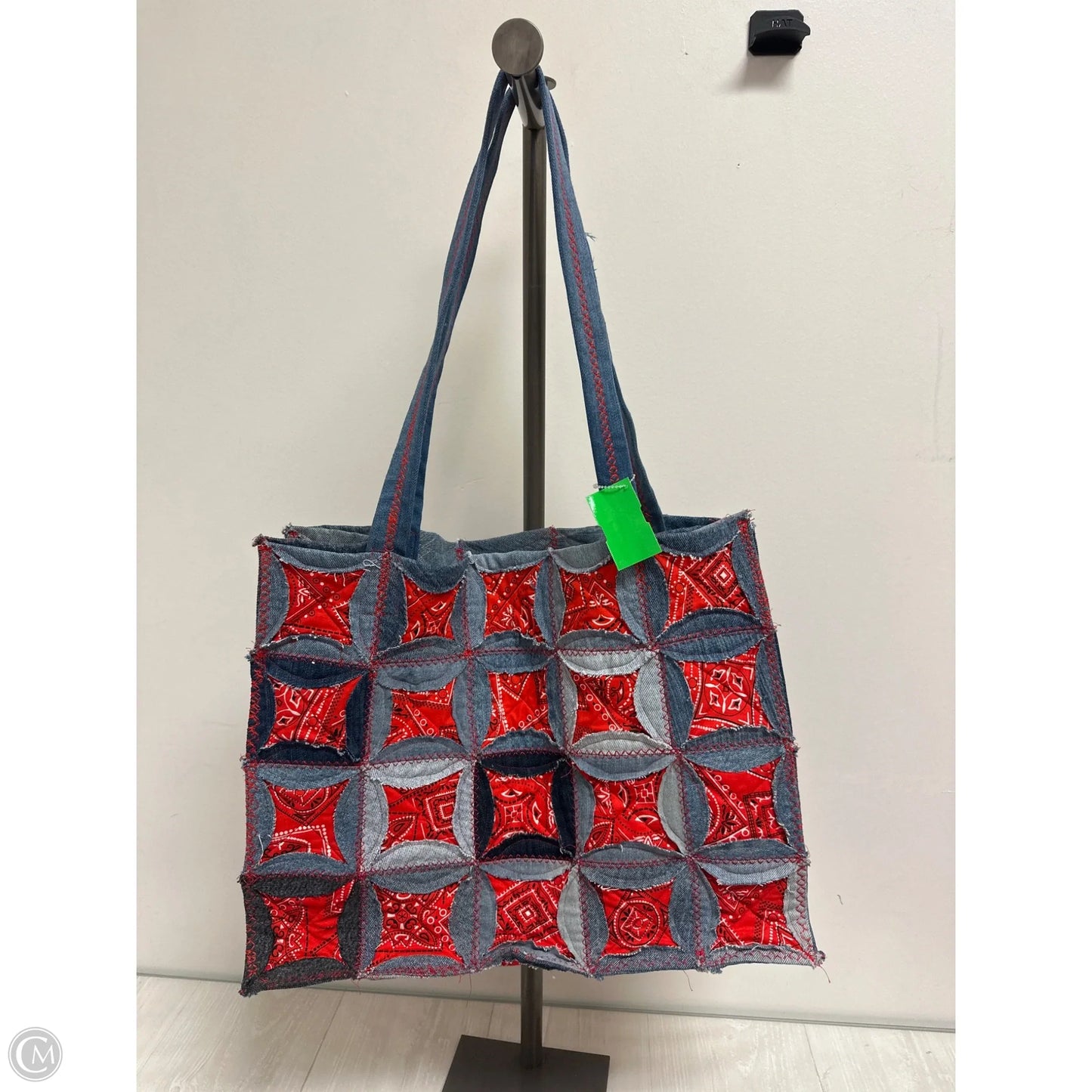 Tote By Clothes Mentor, Size: Large