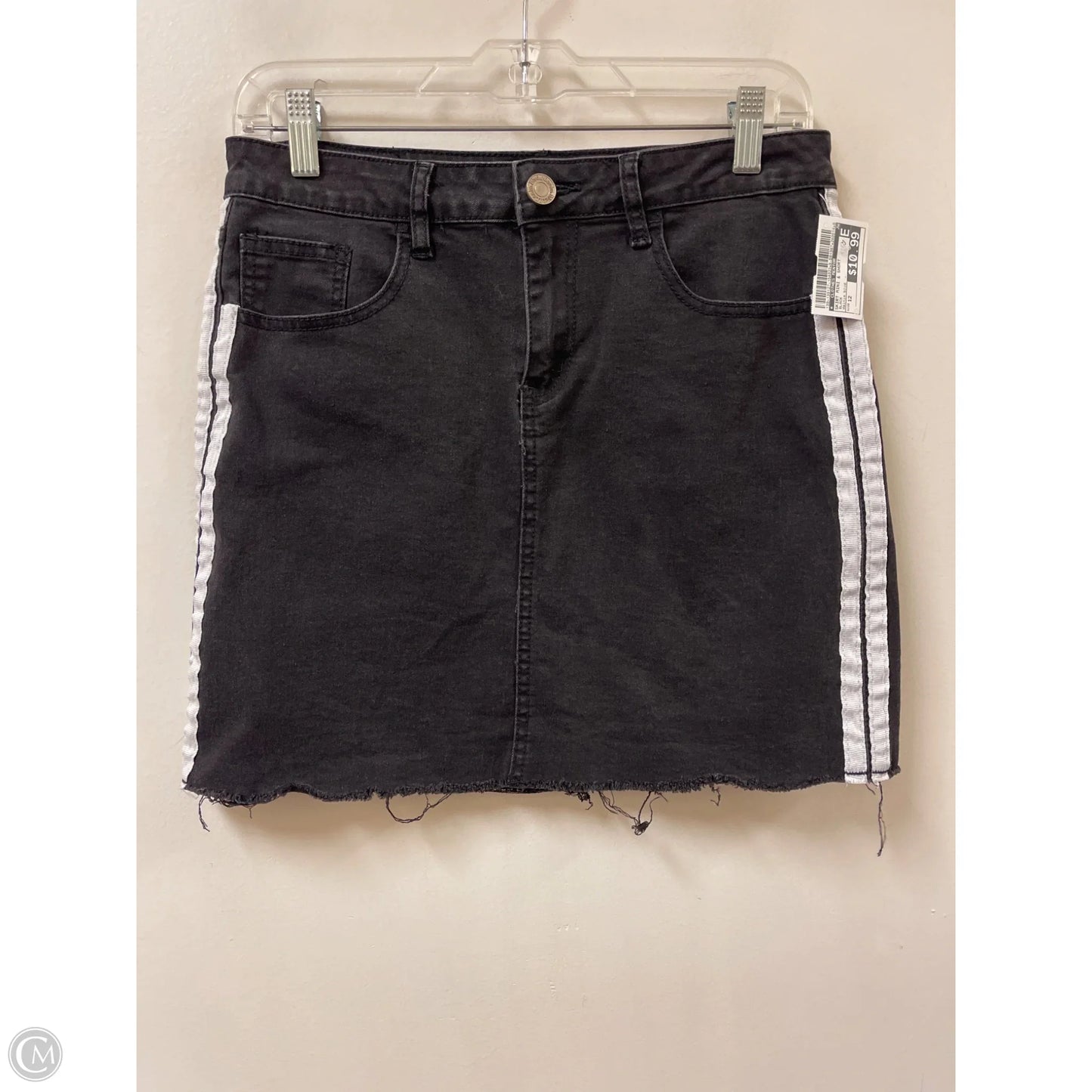 Skirt Mini & Short By Clothes Mentor In Black, Size: 12