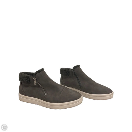 Boots Ankle Flats By Cato In Grey, Size: 12