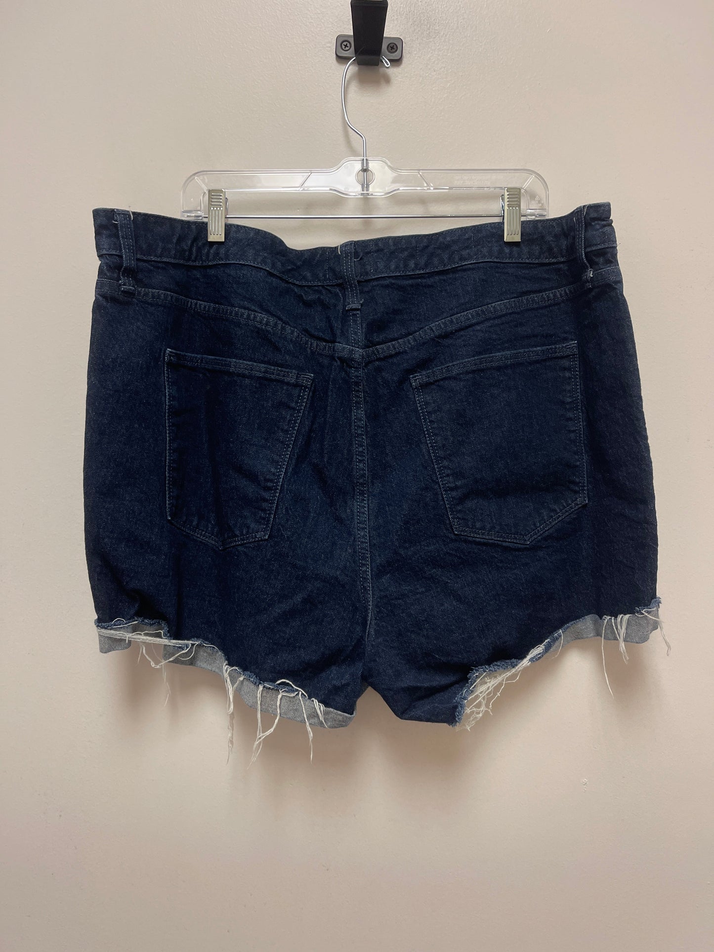 Shorts By Universal Thread  Size: 20