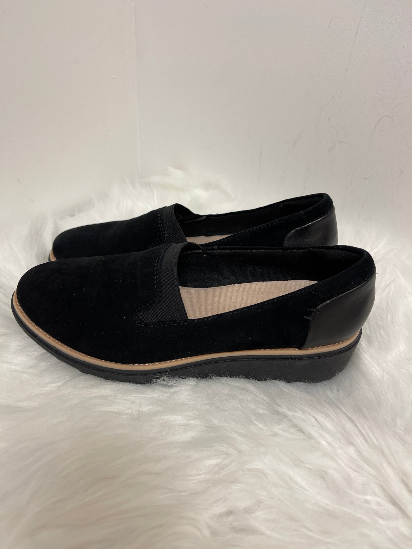 Black Shoes Flats Clarks, Size 6