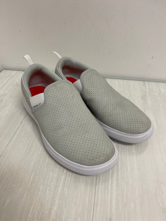 Shoes Sneakers By Clothes Mentor In Grey, Size: 9