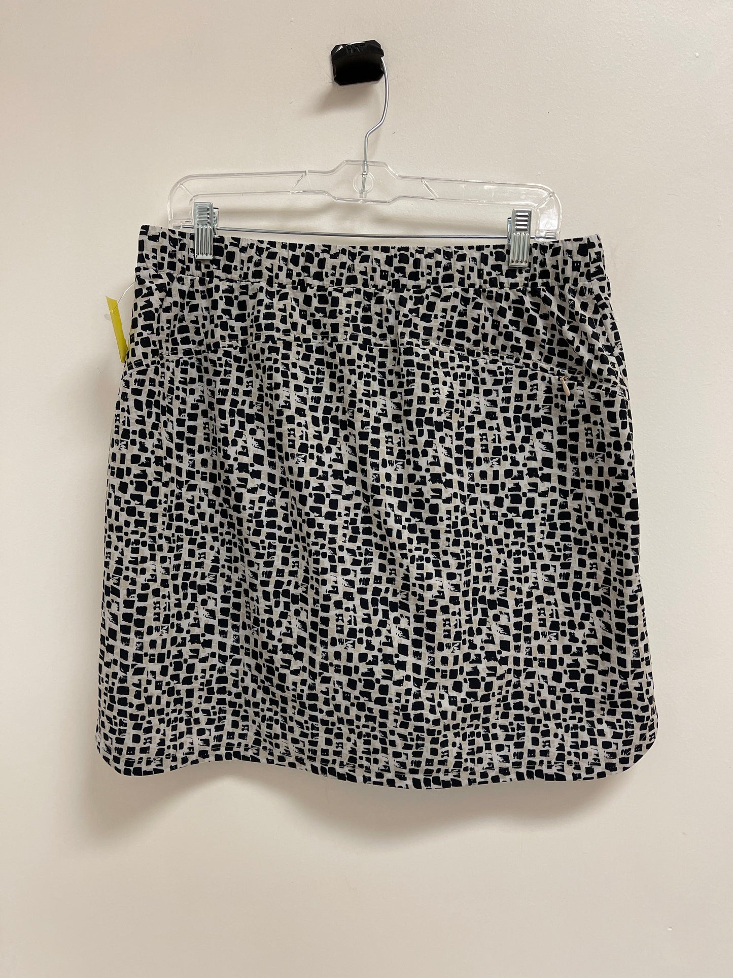 Athletic Skort By Chicos In Black & Cream, Size: 8