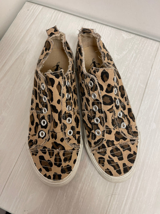 Shoes Sneakers By Corkys In Animal Print, Size: 7