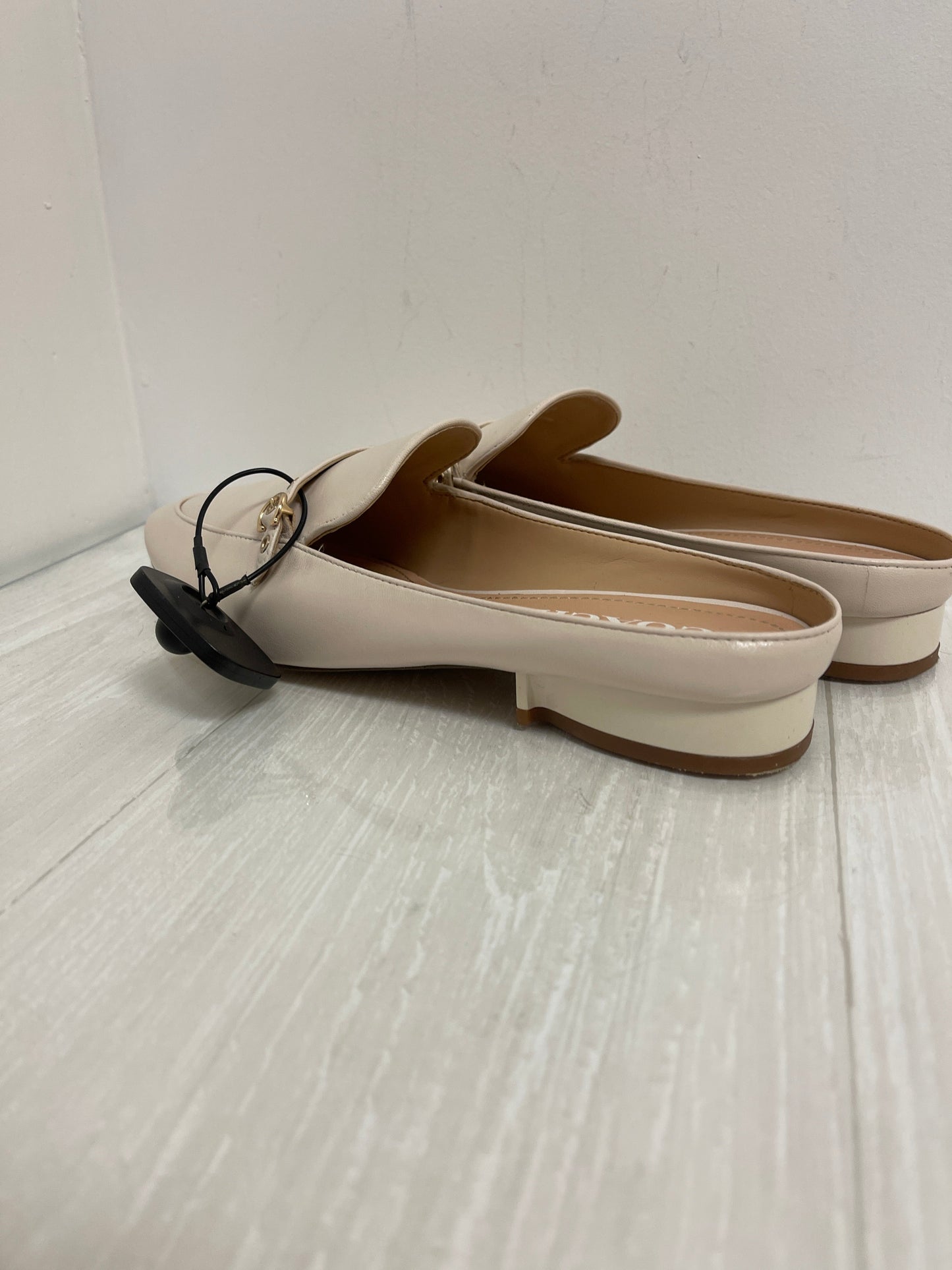 Shoes Designer By Coach In Cream, Size: 9.5