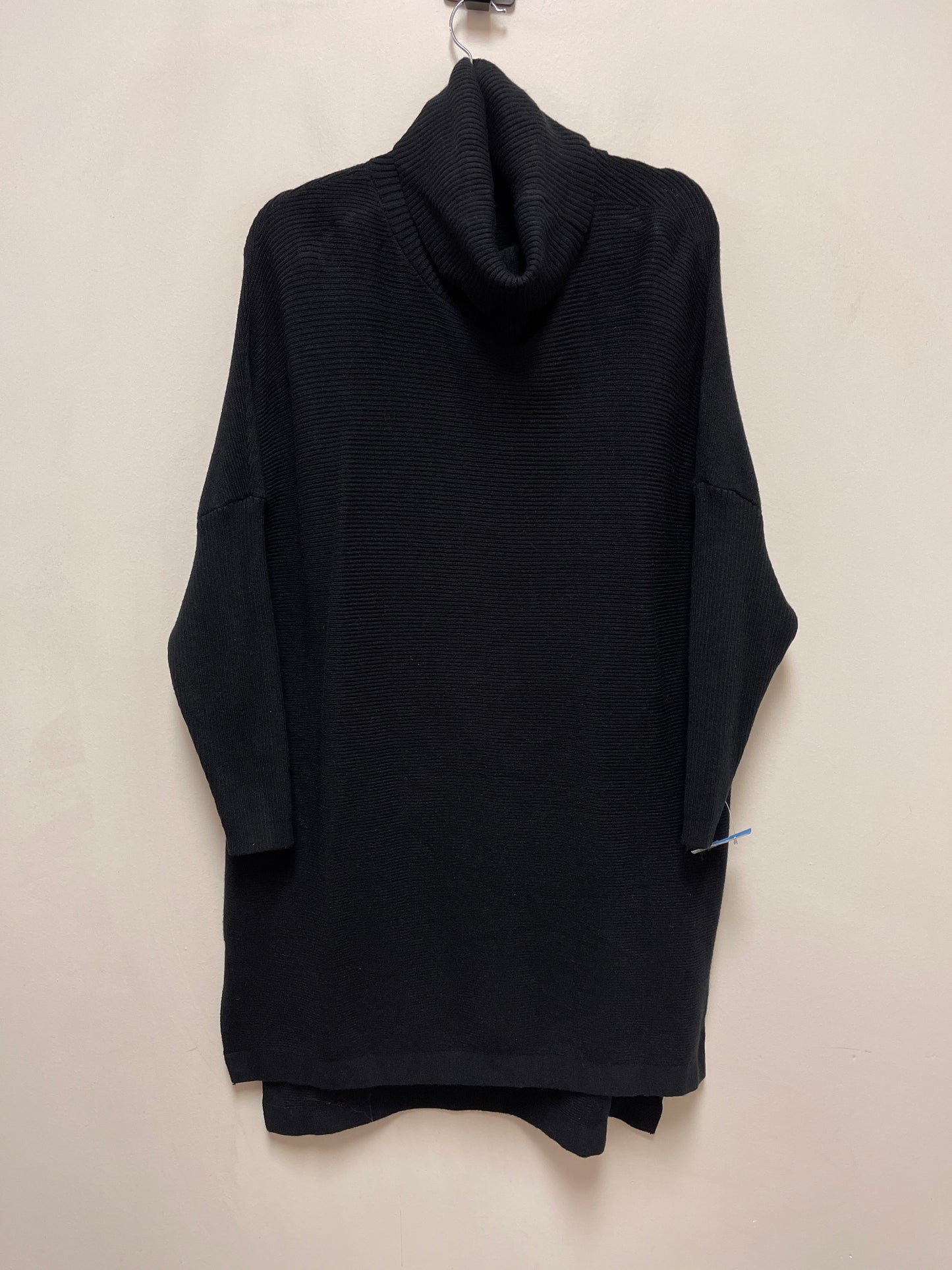 Tunic Long Sleeve By Clothes Mentor In Black, Size: L