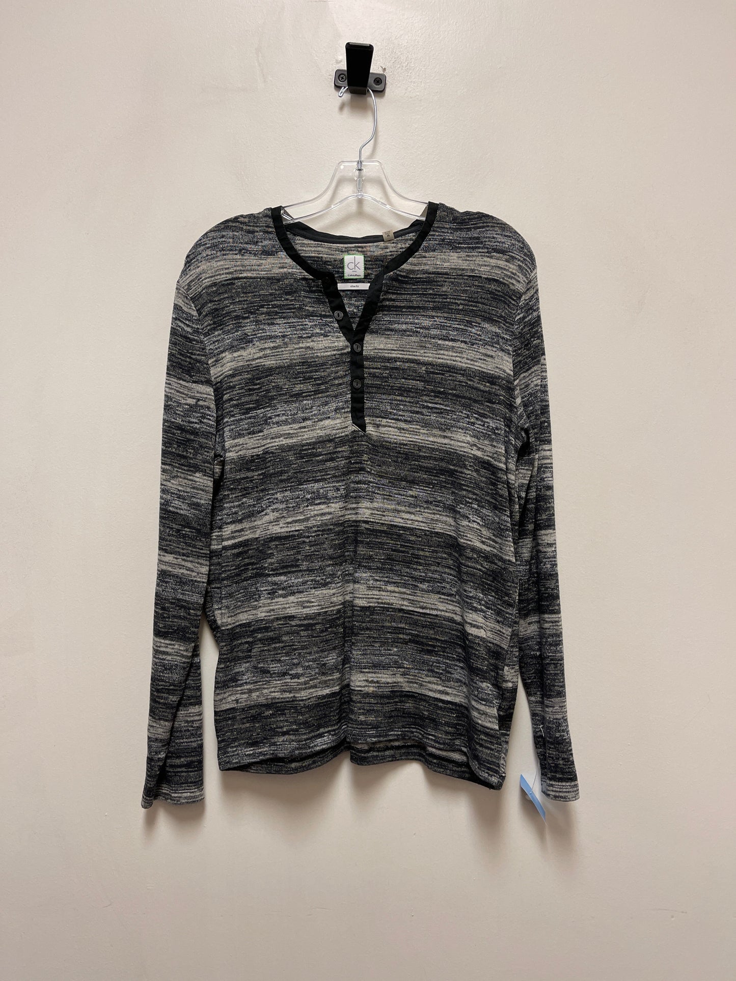 Top Long Sleeve By Calvin Klein In Grey, Size: M