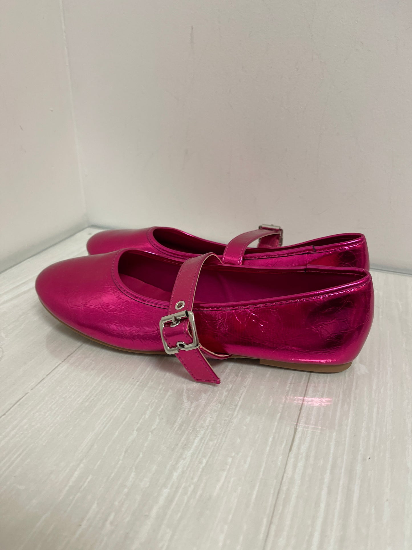 Shoes Flats By Clothes Mentor In Pink, Size: 9