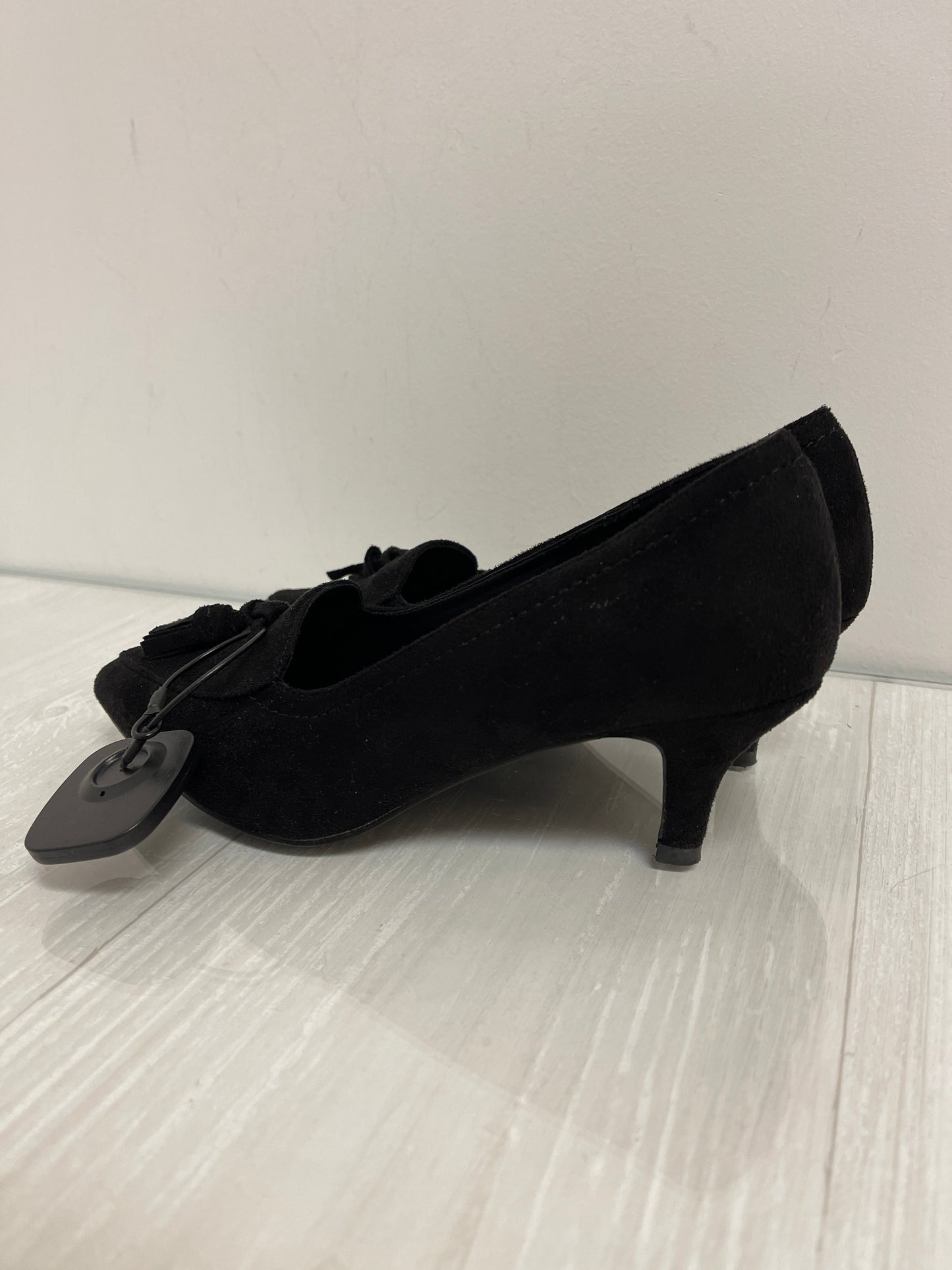 Shoes Heels Kitten By Halston In Black, Size: 6