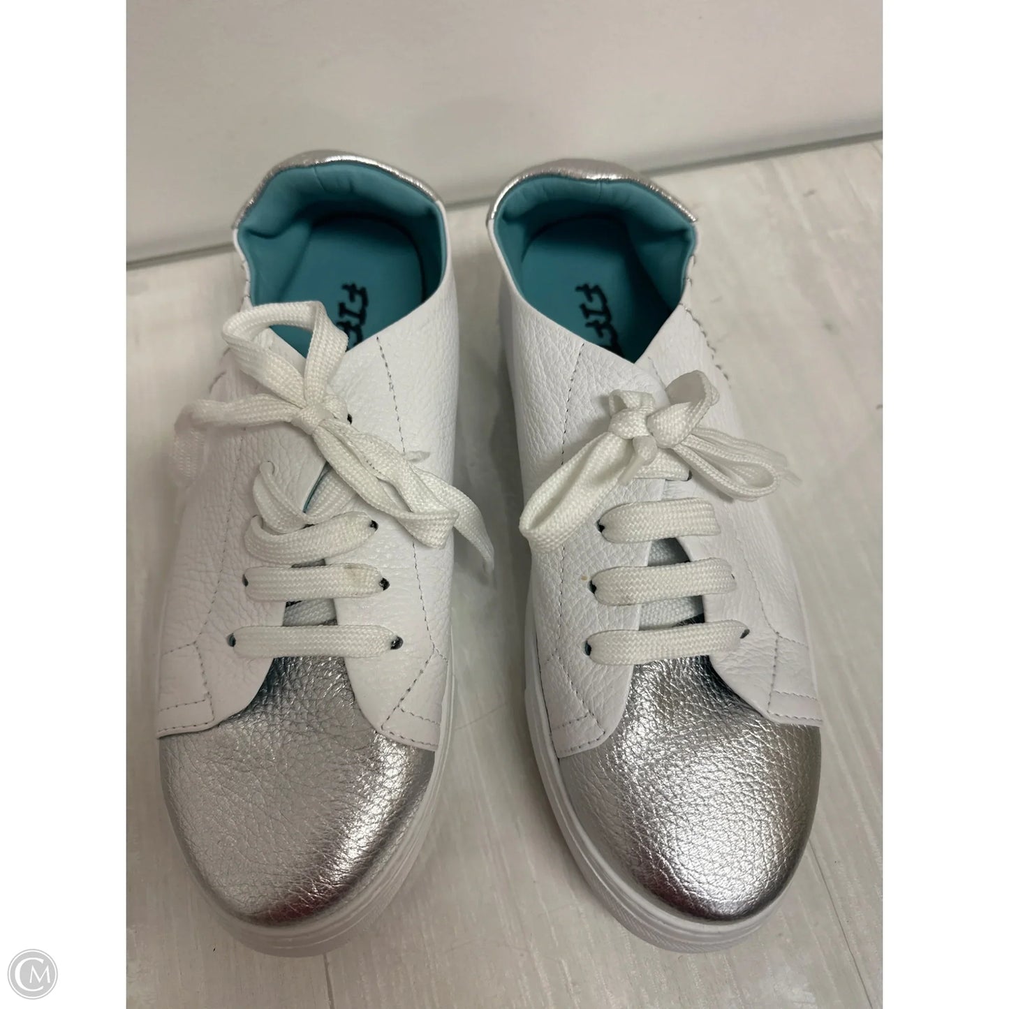 Shoes Sneakers By Cma In White, Size: 9.5