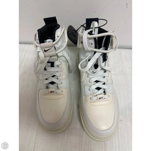 Shoes Sneakers By Nike In White, Size: 6.5