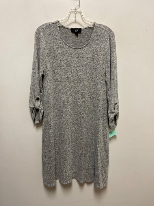 Dress Casual Short By Agb In Grey, Size: M