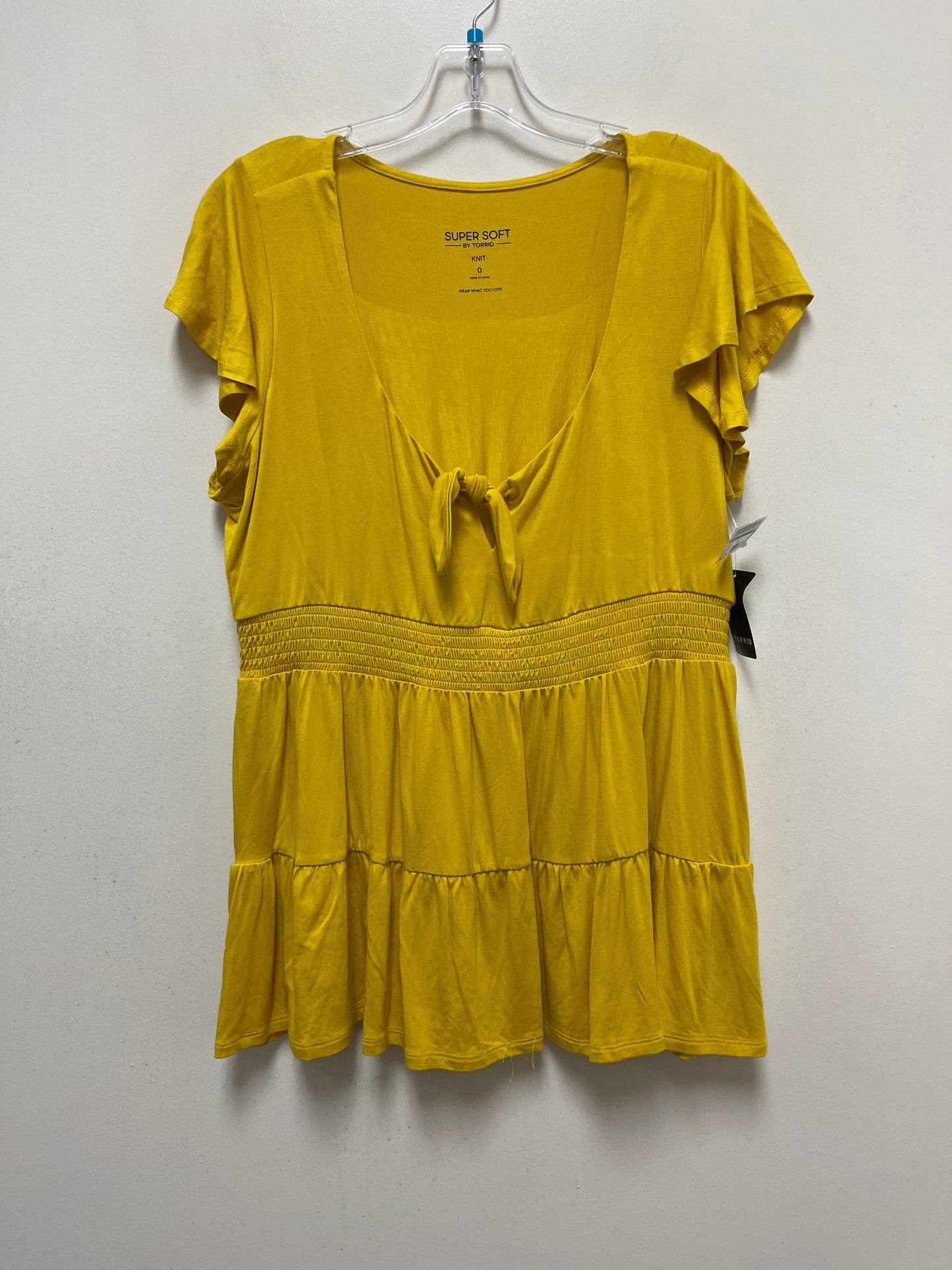 Yellow Top Short Sleeve Torrid, Size L