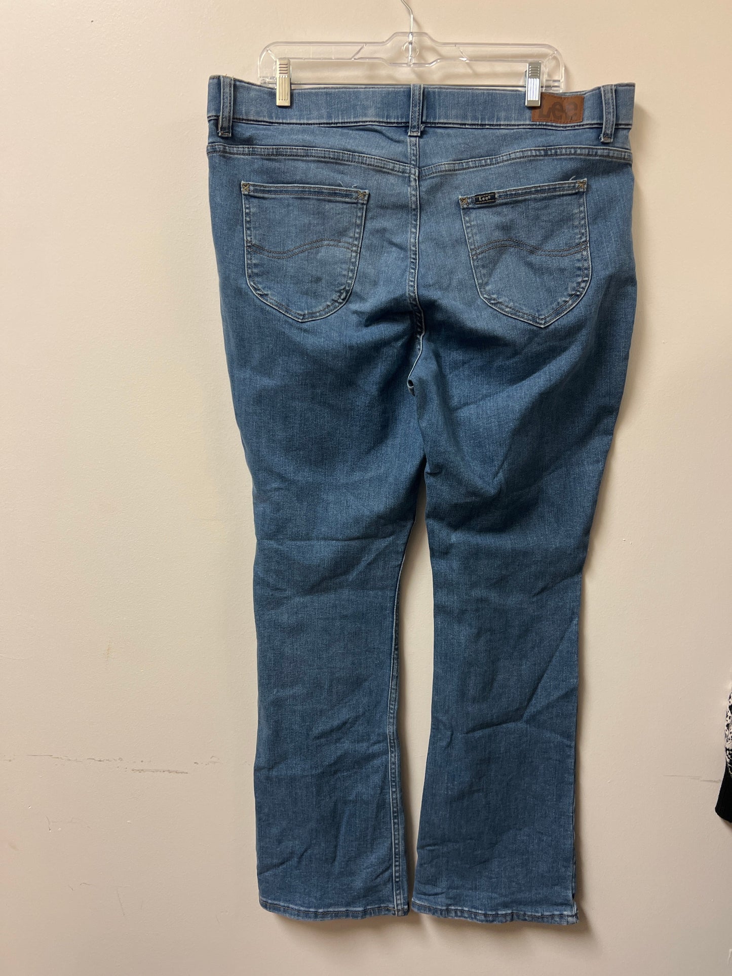 Jeans Boot Cut By Lee In Blue Denim, Size: 18