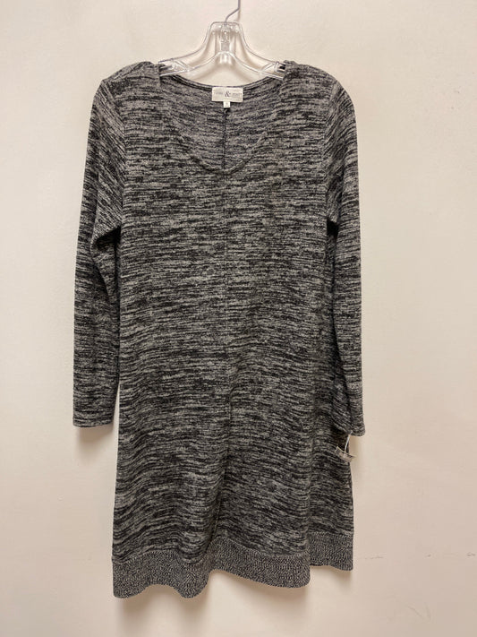 Dress Casual Short By Thyme And Honey In Grey, Size: S